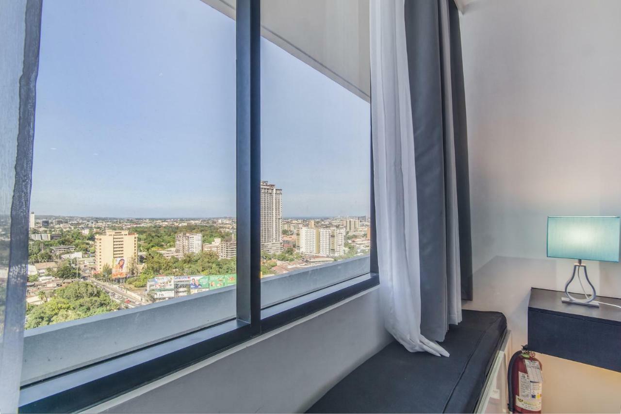 Free Netflix Condo Near It Park With 32-Inch Samsung Hdtv Cebu Eksteriør billede