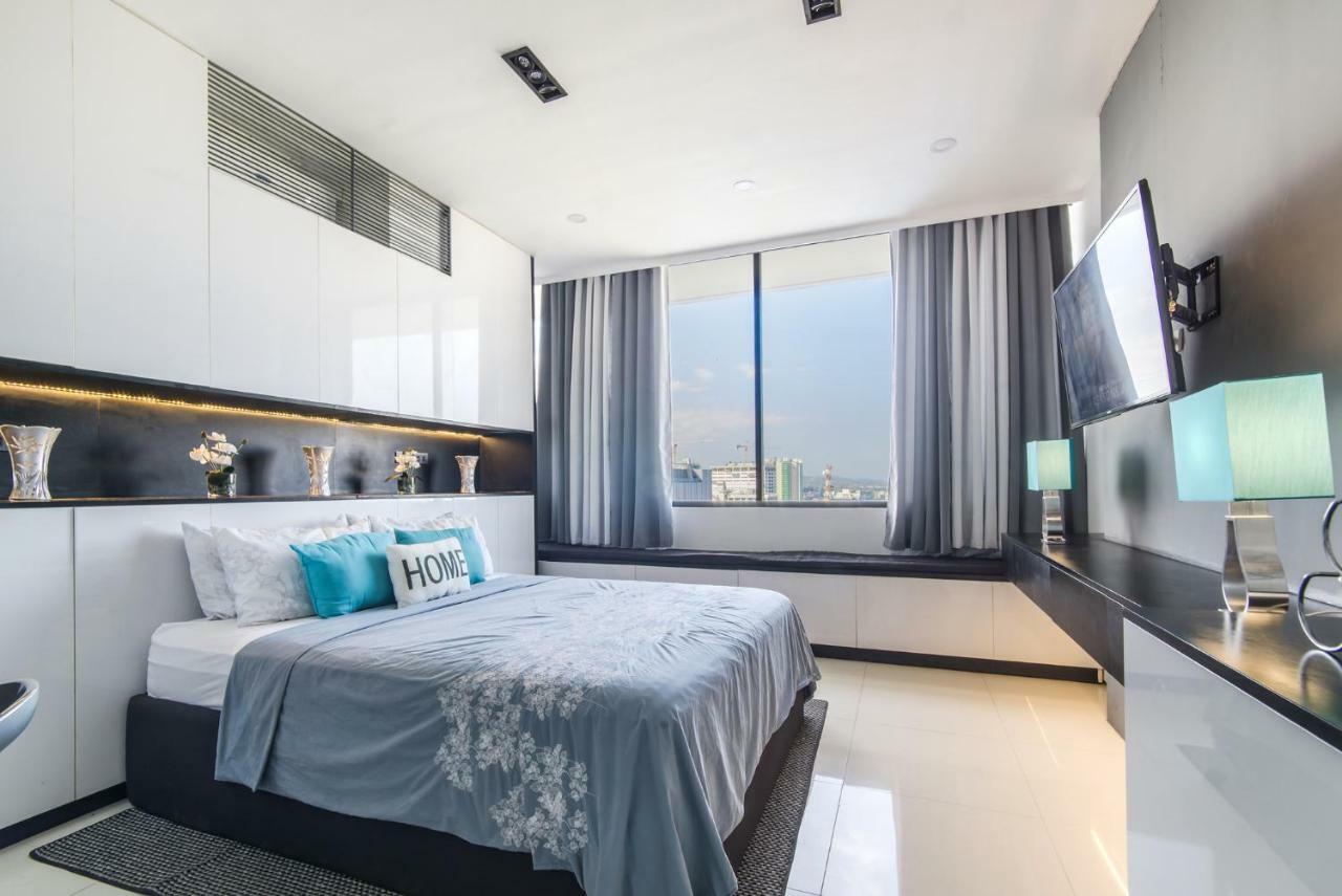 Free Netflix Condo Near It Park With 32-Inch Samsung Hdtv Cebu Eksteriør billede